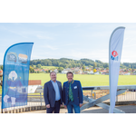 V.l.: Dr. Thomas Aubel, Geschäftsführer, MAHA Maschinenbau Haldenwang und Kurt Sigl, Präsident, Bundesverband eMobilität e.V